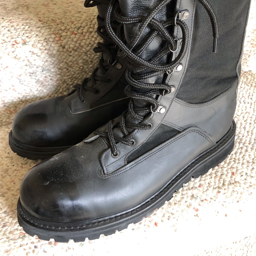 Mens Vibram boots thermoscan 30995 Size 9.5 D